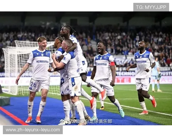 法甲马赛蓝白军团：法甲马赛队的“蓝白军团”精神与传统